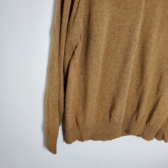 L.L.Bean Lambswool V-Neck Sweater In Excellent condition  Size Large - Picture 7 of 7